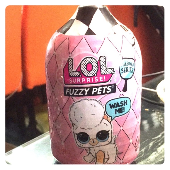 LOL Surprise! Fuzzy Pets Makeover Series - Picture 1 of 3